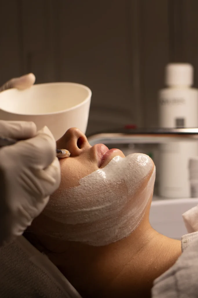 Skin treatment during a chemical peel