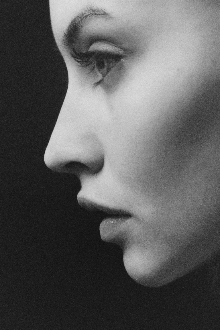 Chin projection in side profile