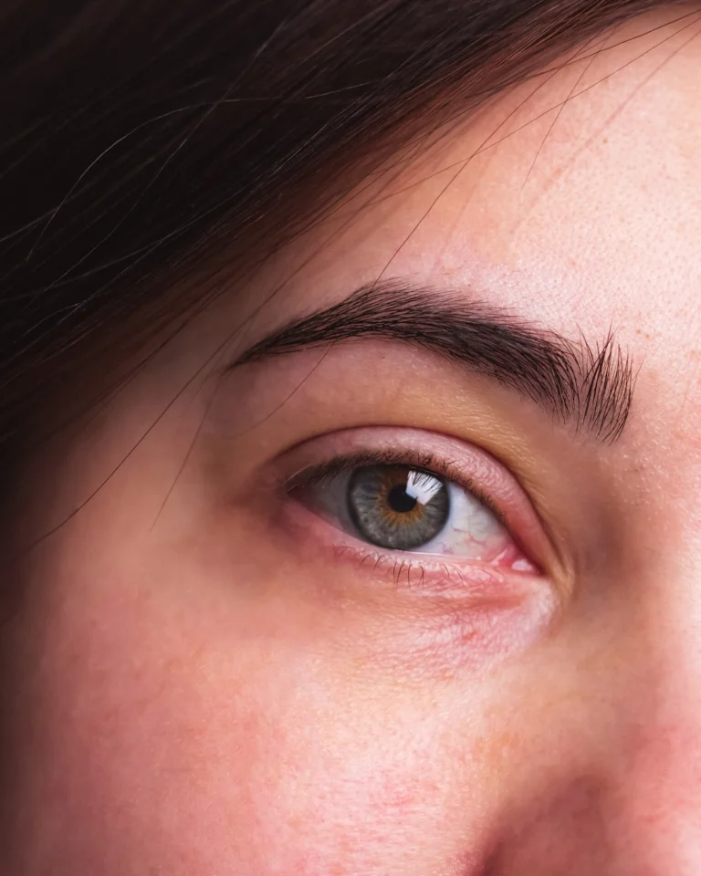 Natural eyebrow shape